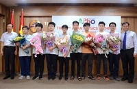 8 thành viên Đội tuyển quốc gia Việt Nam đoạt giải Olympic Vật lí Châu Á 