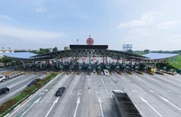 Miễn phí dán thẻ ETC đến hết ngày 5-8
