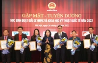 Vinh danh học sinh đoạt giải Olympic và Khoa học kỹ thuật quốc tế