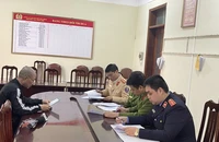 Tài xế vật ngã CSGT bị xử phạt, tước giấy phép lái xe 23 tháng 