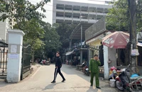 Công an khám xét Trung tâm Đăng kiểm 29-03V Hà Nội