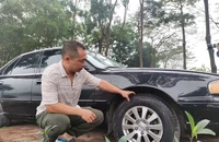 Hàng chục ô tô ở Hà Nội bị đâm thủng lốp sau một đêm