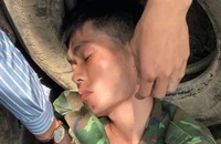 Ghen tuông mù quáng, đâm chết vợ