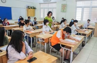 Hình ảnh 116.000 thí sinh ở Hà Nội đi làm thủ tục dự thi vào lớp 10
