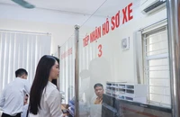 Gặp khó khi đi đăng ký biển số xe định danh, vì sao?