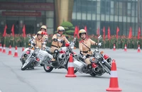 Ấn tượng với màn biểu diễn lái xe phân khối lớn của học viên Học viện Cảnh sát Nhân dân