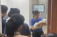 Bé gái 12 tuổi ở Hà Nội sinh con trai nặng 3kg, hai mẹ con sức khỏe tốt