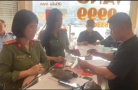 Có hiện tượng doanh nghiệp thuê người xếp hàng mua vàng ‘ổn định' ở Hà Nội