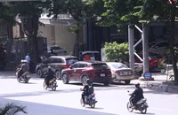 Hà Nội kiên quyết xử lý hành vi chiếm dụng lòng đường, vỉa hè 