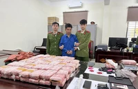 Nhóm người nước ngoài vận chuyển ma túy chống trả lực lượng chức năng bằng súng 