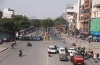 Vượt đèn đỏ ở Việt Nam chỉ phạt tiền, nước ngoài có thể bị phạt tù