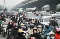 Giao thông Hà Nội dịp cuối năm tăng cao, CSGT xử lý nghiêm những trường hợp cố tình vi phạm