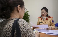 Cục CSGT khuyên người dân cấp đổi giấy phép lái xe trực tuyến 