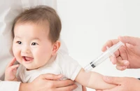 Thủ tướng yêu cầu kết thúc chiến dịch tiêm vaccine phòng chống bệnh sởi chậm nhất ngày 31-3 