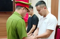 Bộ Công an tìm những người đã mua kẹo Kera trong vụ Hằng Du Mục và Quang Linh Vlog