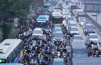 Cửa ngõ Hà Nội ùn tắc vì người dân đổ về sau kỳ nghỉ lễ Giỗ Tổ Hùng Vương