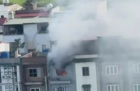 Cháy nhà dân ở Hà Nội sau những tiếng nổ lớn