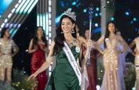 Lương Thùy Linh đăng quang Hoa hậu Thế giới Việt Nam 2019