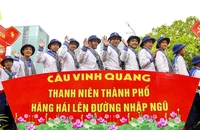 Hàng nghìn thanh niên TP.HCM hăng hái lên đường nhập ngũ