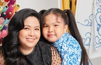 Con gái 'tiếp lửa' cho nhà thiết kế Phương Hồ trước thềm Tuần lễ Thời trang