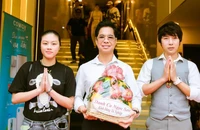 Danh ca Ngọc Sơn cùng đông đảo nghệ sĩ cúng Tổ nghề