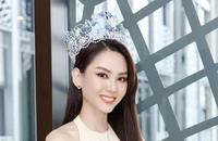 Vì sao Hoa hậu Mai Phương đấu giá vương miện chỉ sau 1 tháng đăng quang?