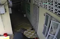 Quận 8: Cháu họ vay tiền, nhà người bà con bị tạt sơn