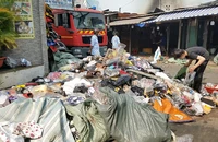 Cháy ở công ty viễn thông, các chủ cửa hàng kế bên ôm đồ tháo chạy