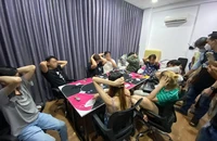 2 thanh niên tổ chức sòng poker tại căn nhà cho thuê ở Phú Nhuận