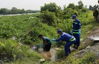 Tìm thân nhân thi thể 1 cụ bà trôi sông Rạch Tra