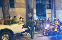Công an kịp ngăn hàng chục người mang hung khí chuẩn bị hỗn chiến ở quận 1