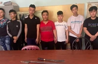 Mang ba chĩa, dao phóng lợn hẹn hỗn chiến ở quận 4