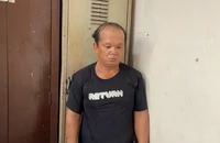 Khởi tố bắt giam người đàn ôn trộm hàng chục kg nắp chắn rác Cầu Thủ Thiêm 2