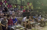 63 nam nữ thanh niên phê ma túy trong bar Paradise