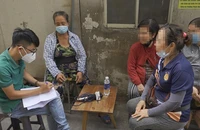 Chủ hụi ‘cắt liên lạc’, hàng chục tiểu thương như 'ngồi trên đống lửa'