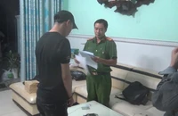 Dùng nhà máy sản xuất thuốc thật để sản xuất thuốc giả số lượng lớn