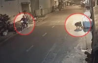 Ô tô 700 triệu để ngoài đường, bị bẻ gương trong mấy giây