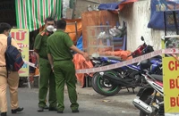 Hai người đàn ông đánh nhau, một người bị đâm chết