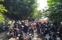 Cảnh sát huy động nhiều ô tô đưa cả trăm xe cọp, xe độ chế về trụ sở