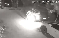 Phóng hỏa đốt xe ô tô cháy rụi lúc rạng sáng ở Bình Chánh