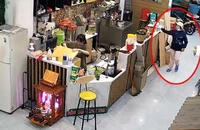 Dàn cảnh đi vệ sinh ở quán trà sữa để lấy trộm điện thoại