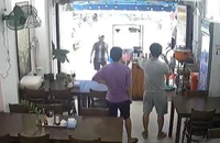 Vụ dàn cảnh mua cơm trộm điện thoại: Thủ phạm đã mang trả lại