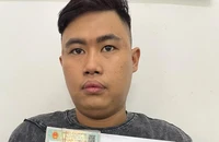 Thanh niên cầm dao cướp xe máy của phụ nữ giữa ban ngày