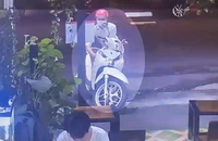 Thanh niên bẻ khóa trộm xe SH, chủ ngồi cách đó gần 2 mét không hay biết