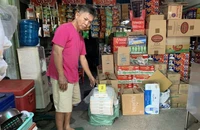 Mua thuốc lá trên mạng rồi chia nhỏ bán, bị công an bắt
