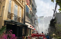 Cháy dữ dội nhà 4 tầng ở Gò Vấp, 2 người mắc kẹt
