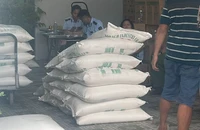 Công an phát hiện gần 10 tấn đường nghi nhập lậu
