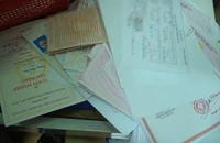 Làm giả giấy tờ thu lợi 900 triệu nhưng bị lừa 1 tỉ tiền ‘chạy án’