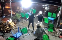 Ném bom xăng, rượt chém người như phim chỉ vì tiếng nẹt pô