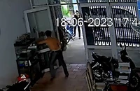 Đập phá nhà sau khi chém nạn nhân trọng thương ở Củ Chi